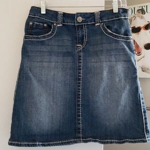 Hot To Trot Distressed Denim Skirt Size S